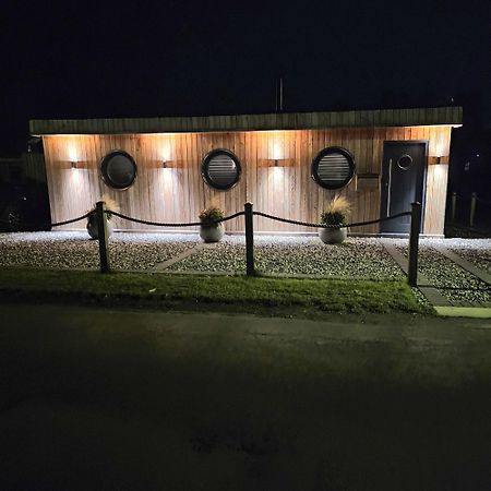 Humberston Boathouse Lodge & Hot Tub - Cleethorpes Beach Cabin Chalet エクステリア 写真