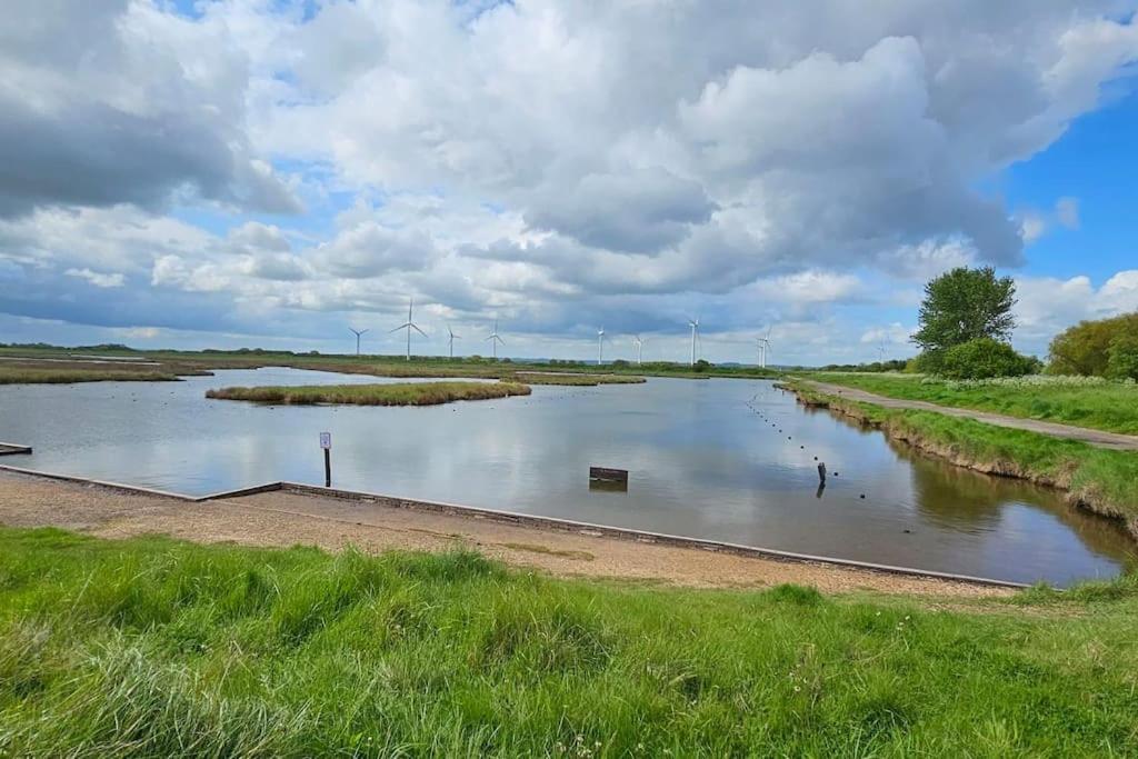 Humberston Boathouse Lodge & Hot Tub - Cleethorpes Beach Cabin Chalet エクステリア 写真