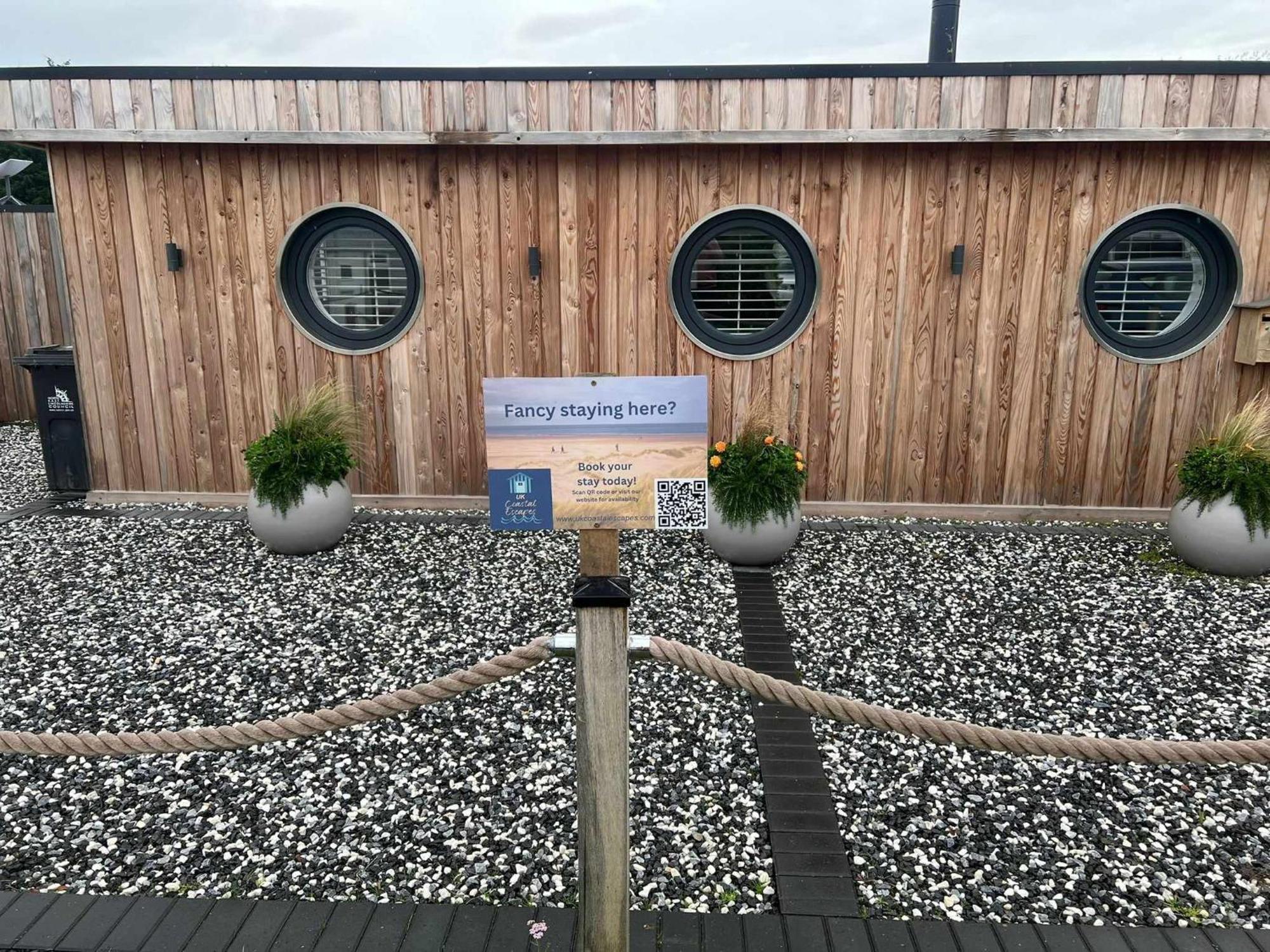 Humberston Boathouse Lodge & Hot Tub - Cleethorpes Beach Cabin Chalet エクステリア 写真