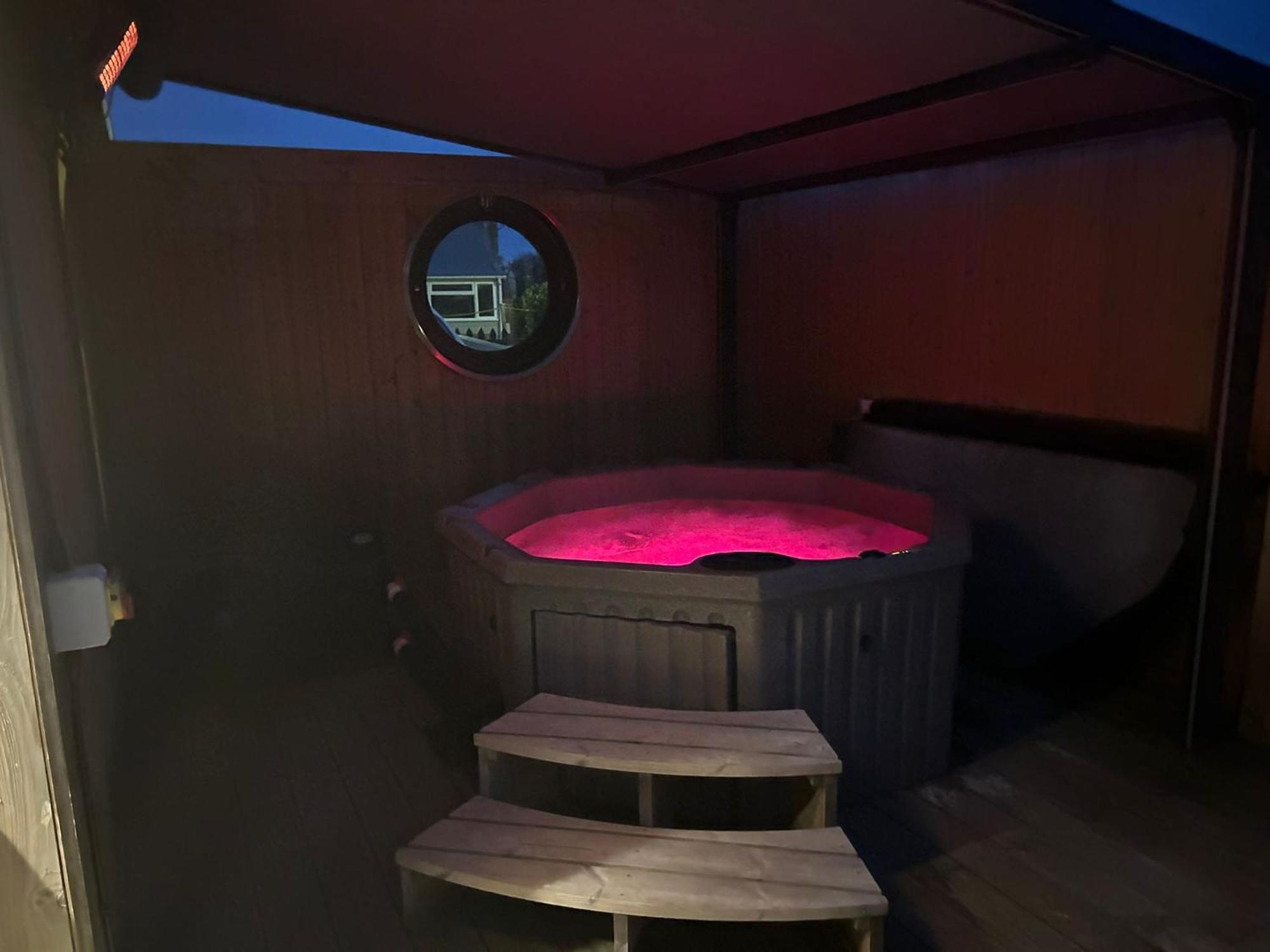 Humberston Boathouse Lodge & Hot Tub - Cleethorpes Beach Cabin Chalet エクステリア 写真